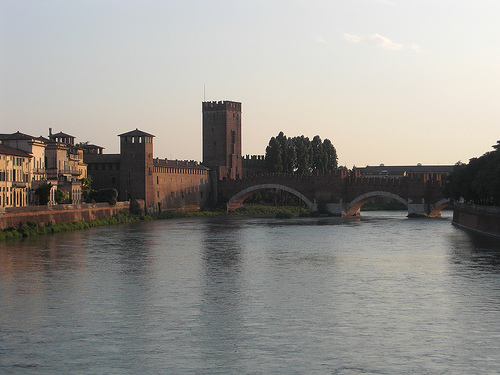 Ponte Scaligero - Verona Italy - image by duul58-flickr